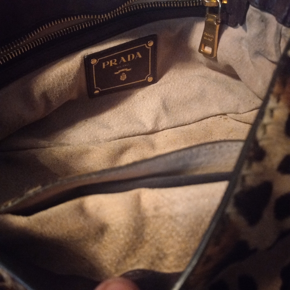 Authentic prada purse with paperwork - Picture 3 of 3
